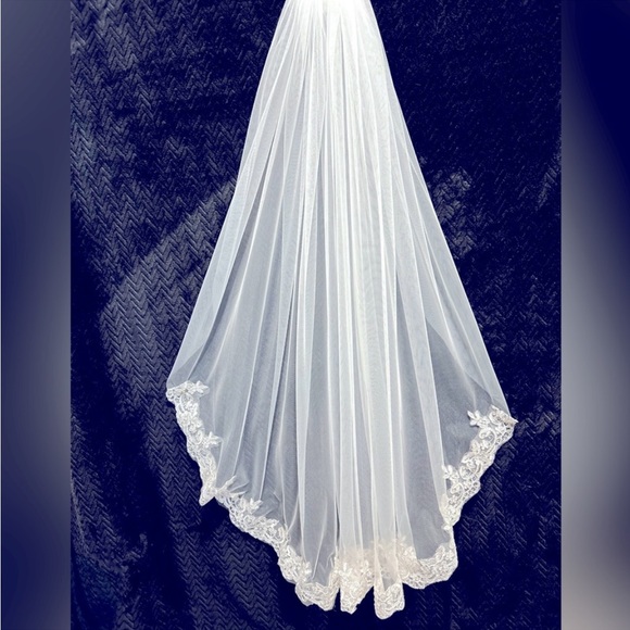 💕White Bridal Wedding Veil with Sequins and Beads. - Picture 8 of 8